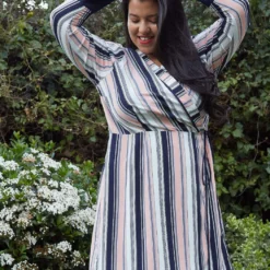 Nurode Plus Size Printed Wrap Dress With Cuff Binding