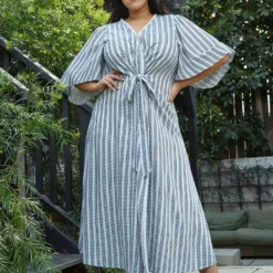 Nurode Plus Size Lace Trim Tie Front Maxi Dress