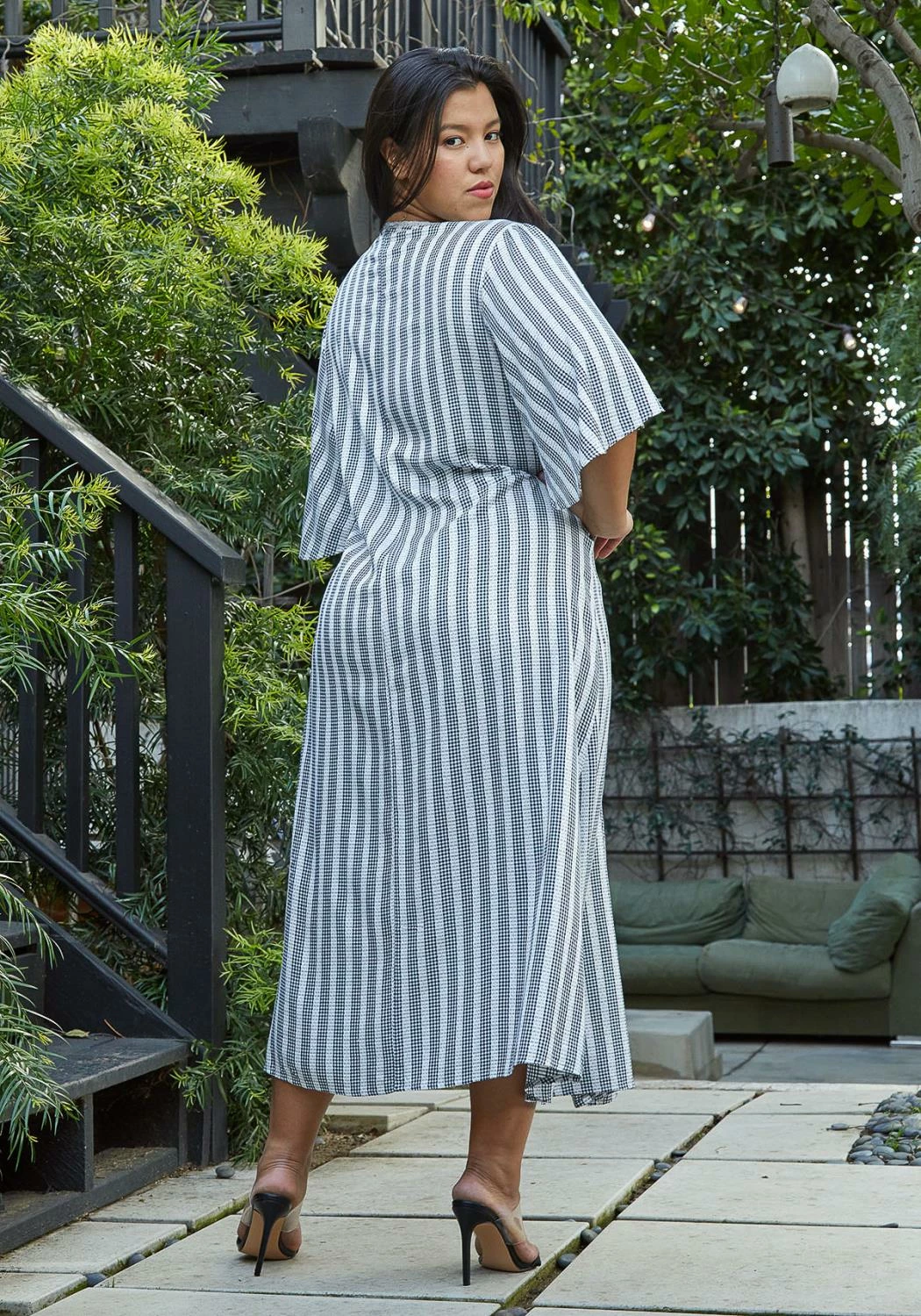 Nurode Plus Size Lace Trim Tie Front Maxi Dress 3 Nurode Plus Size Lace Trim Tie Front Maxi Dress - Image 3