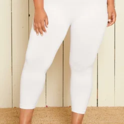 Nikibiki Seamless X Asoph Plus Size Capri Leggings