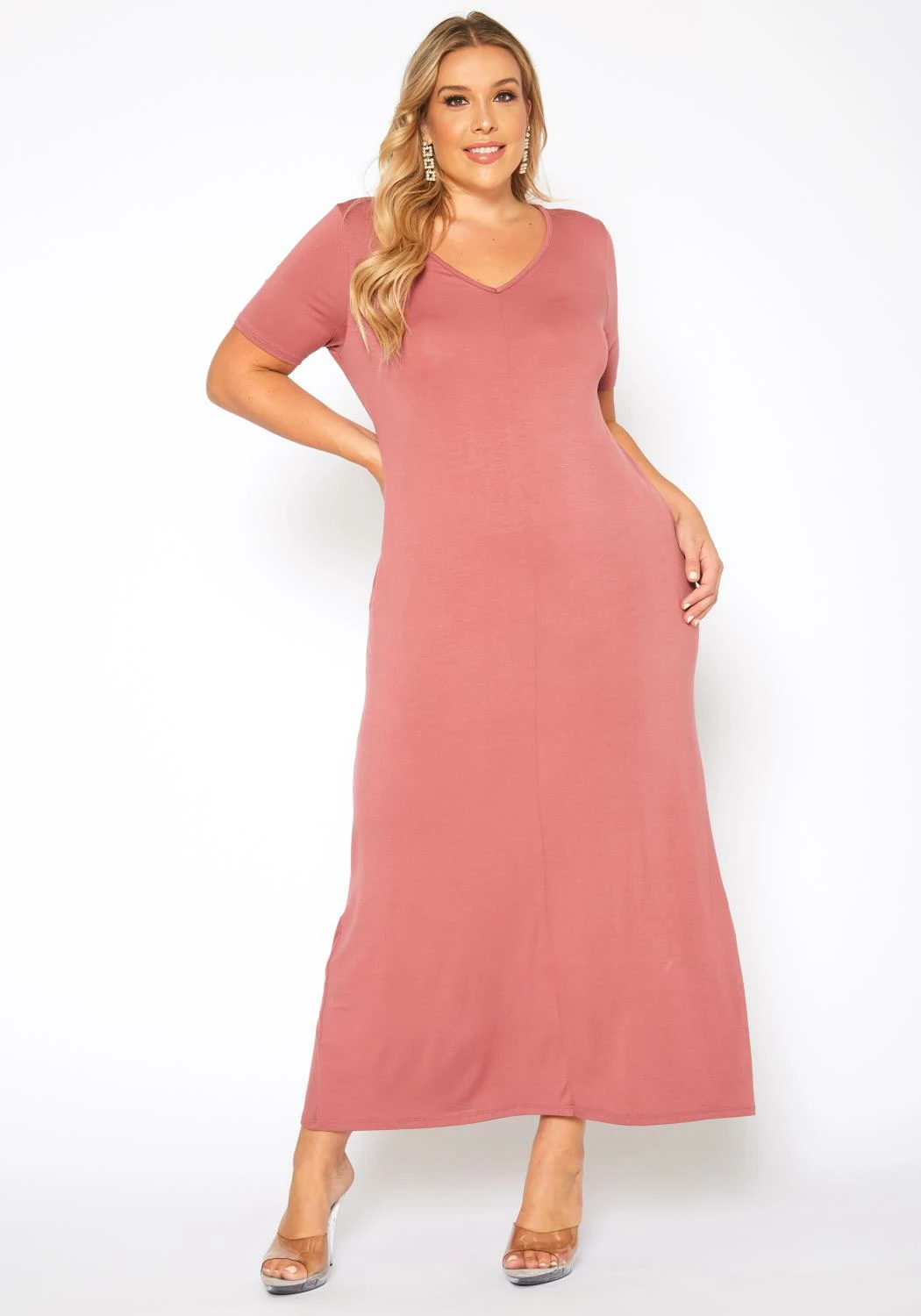 Plus Size V-Neck Short Sleeve Maxi Dress With Pockets 1 Plus Size V-Neck Short Sleeve Maxi Dress With Pockets