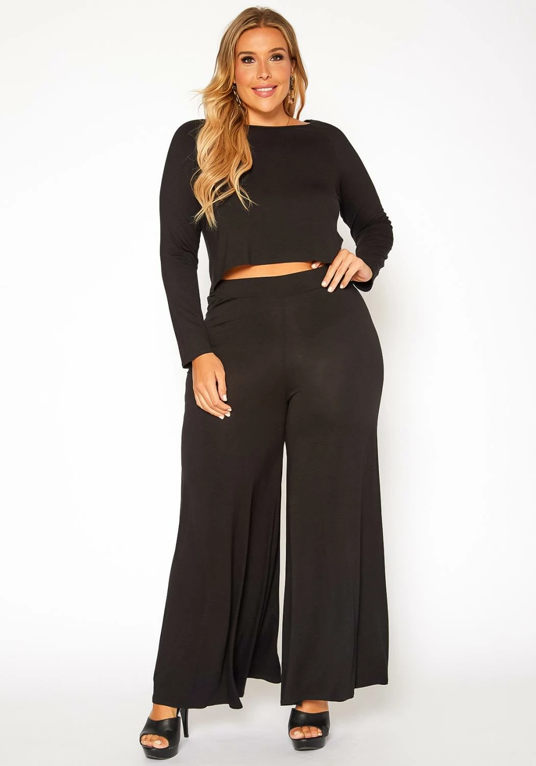 Asoph Plus Size Casual Cropped Sweater & Flare Legging Set 2 Asoph Plus Size Casual Cropped Sweater & Flare Legging Set - Image 2
