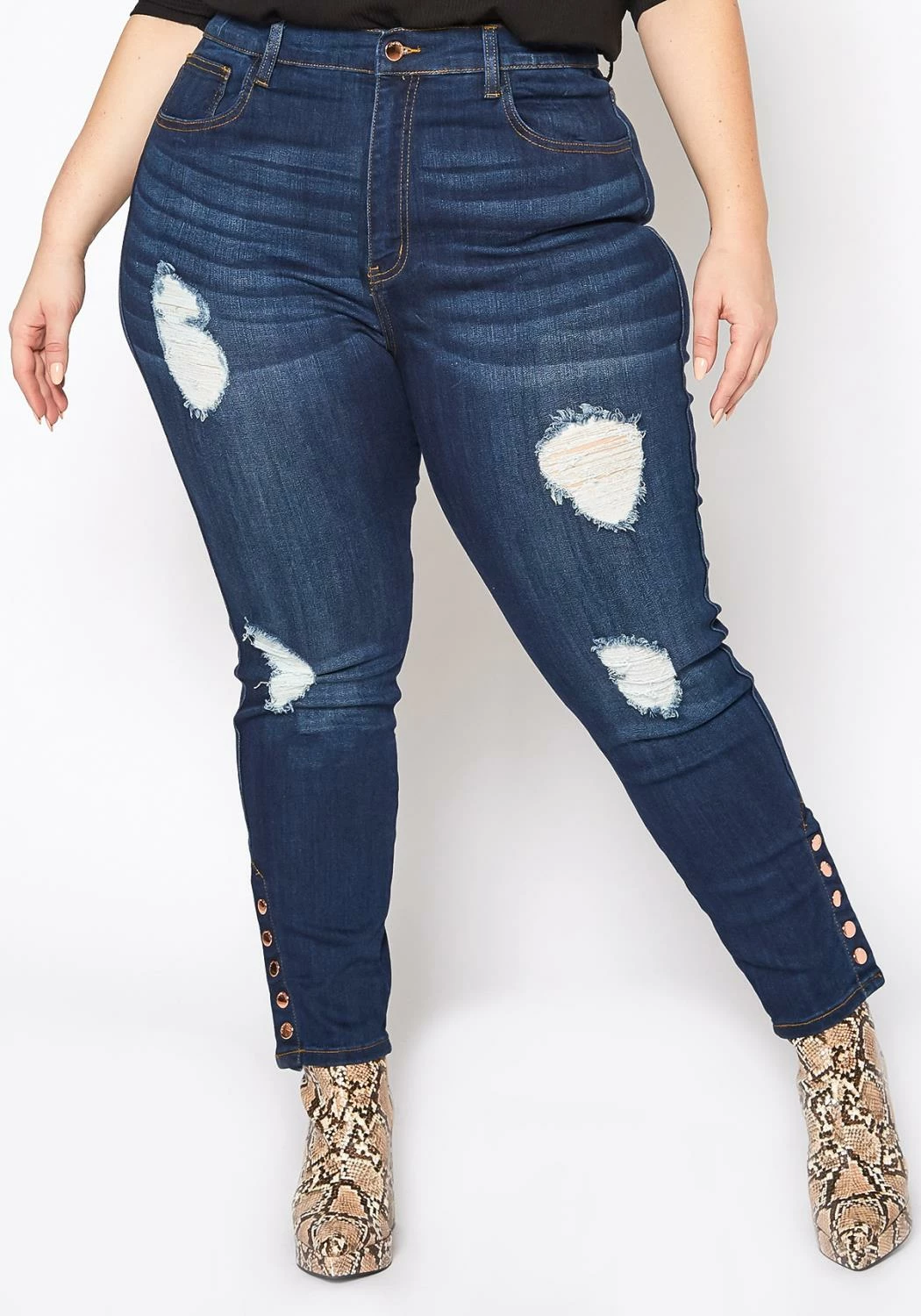 Vibrant Plus Size Button Detailed Denim Skinny Jean 2 Vibrant Plus Size Button Detailed Denim Skinny Jean - Image 2