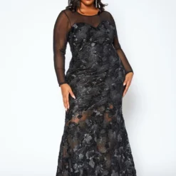Asoph Plus Size Elegant Patterned Lace Mermaid Hem Gown