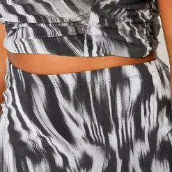 Asoph Plus Size Statement Print Mini Skirt -Radiant Drape Sales 2018170 001 5