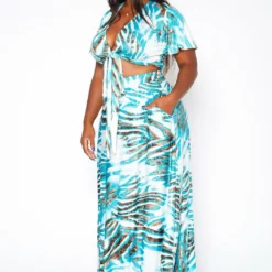 Asoph Plus Size Silver Lining Crop Top & Flare Maxi Skirt Set 7 Asoph Plus Size Silver Lining Crop Top & Flare Maxi Skirt Set -Radiant Drape Sales 2018563 140 2