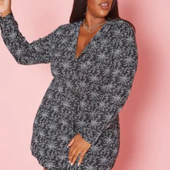 Plus Size Dainty Floral Collar Mini Dress