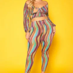 Plus Size Aura Color Pattern Crop Top & Legging Set