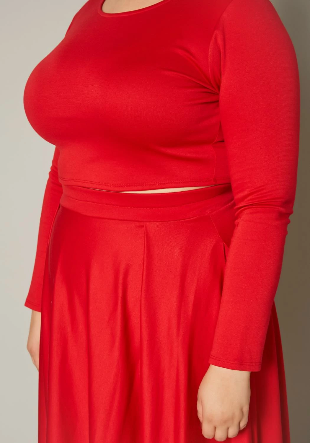 Plus Size Crop Top & Maxi Flare Skirt Set 5 Plus Size Crop Top & Maxi Flare Skirt Set - Image 5