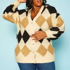Plus Size Diamond Plaid Knit Cardigan