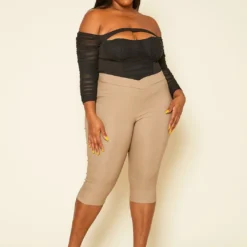 Plus Size V Front Capris