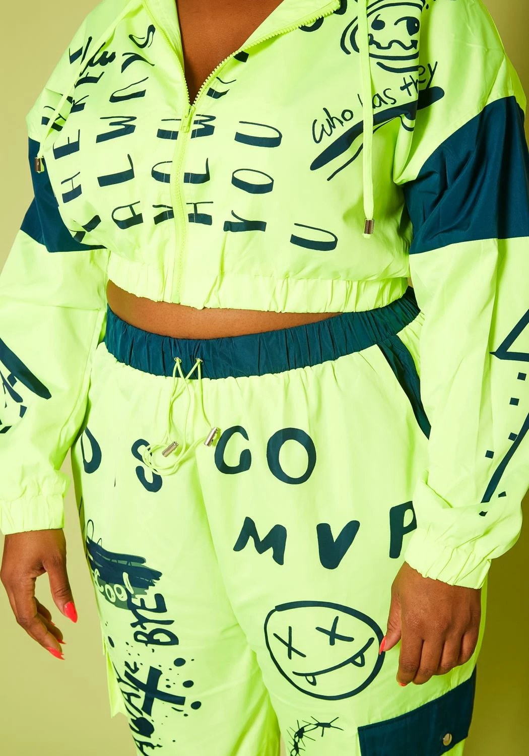 Plus Size Color Block Graphic Cropped Hoodie & Pants Set 5 Plus Size Color Block Graphic Cropped Hoodie & Pants Set - Image 5