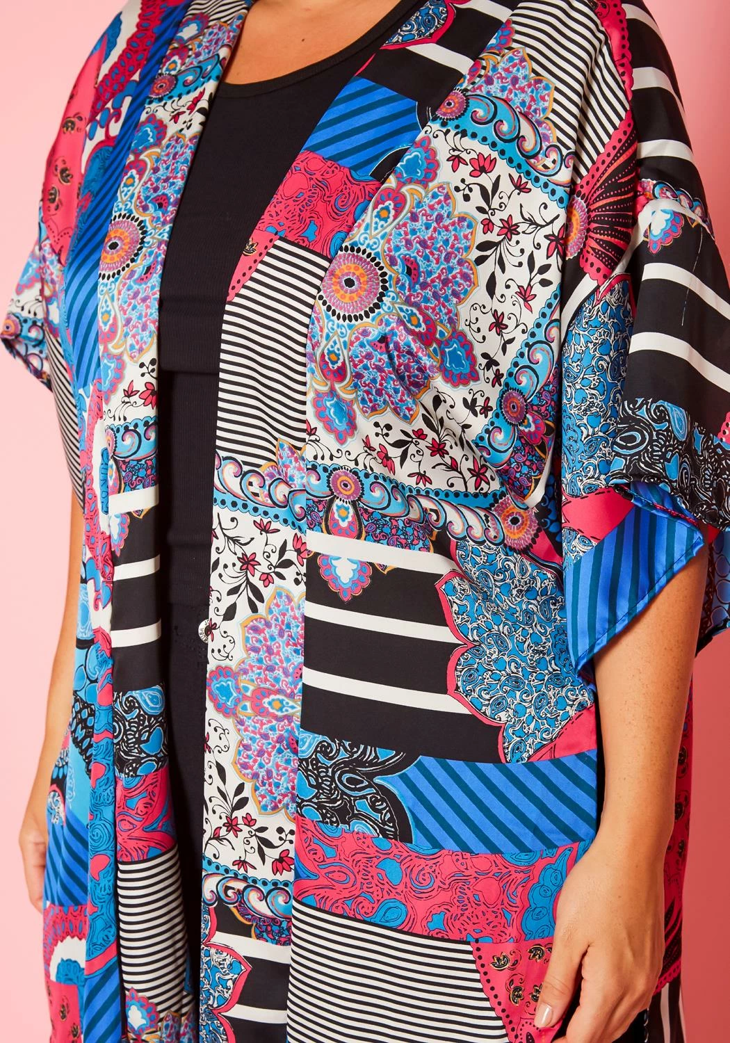 Plus Size Abstract Print Slit Kimono Cardigan 6 Plus Size Abstract Print Slit Kimono Cardigan - Image 6
