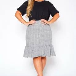 Plus Size Plaid Print Ruffle Flare Skirt