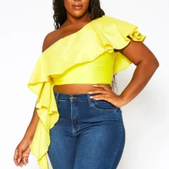 Plus Size Asymmetric Hem One Sleeve Crop Top