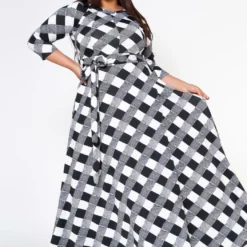 Plus Size Fit & Flare Plaid Pattern Maxi Dress